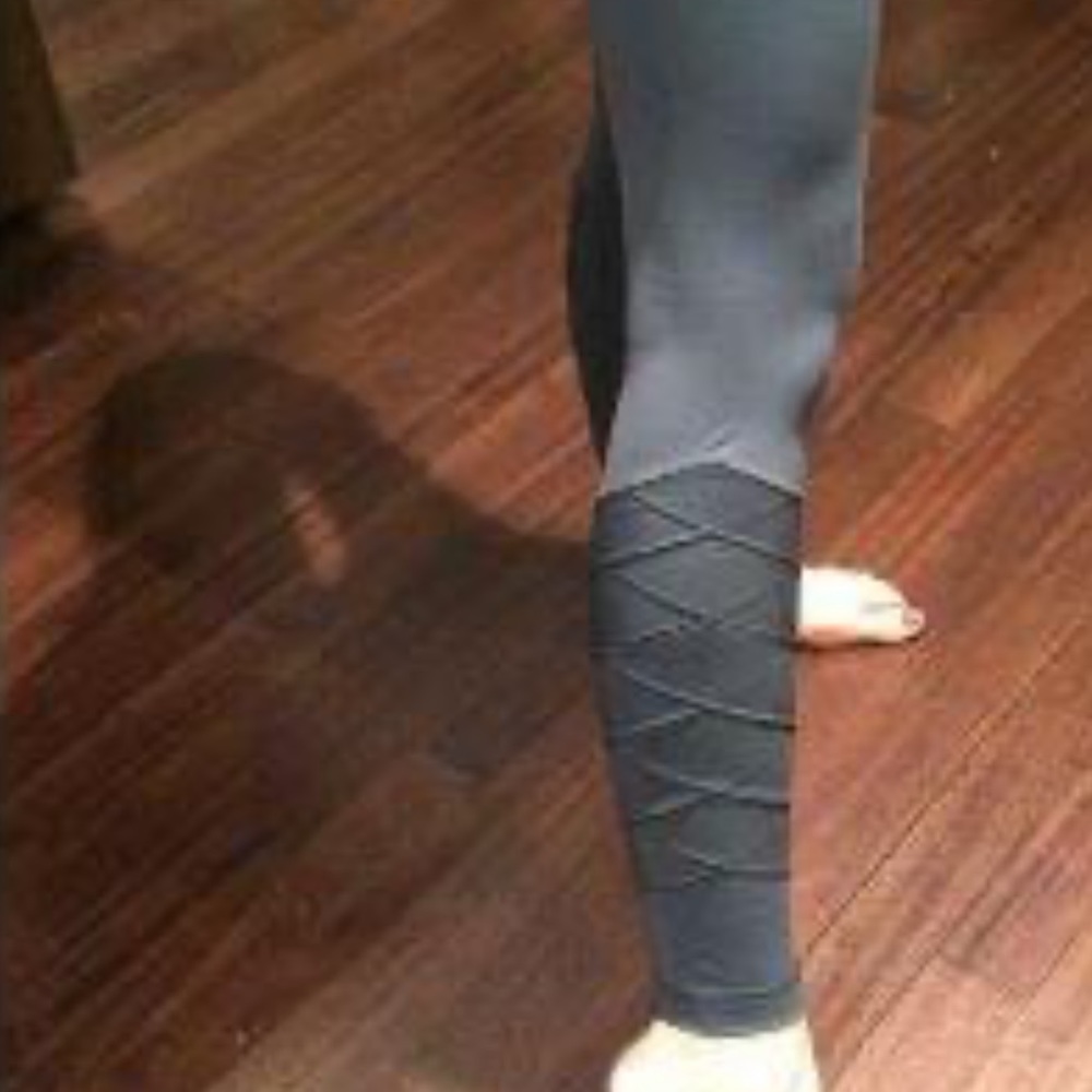 Lululemon Repetition pants. Size 4. Black.